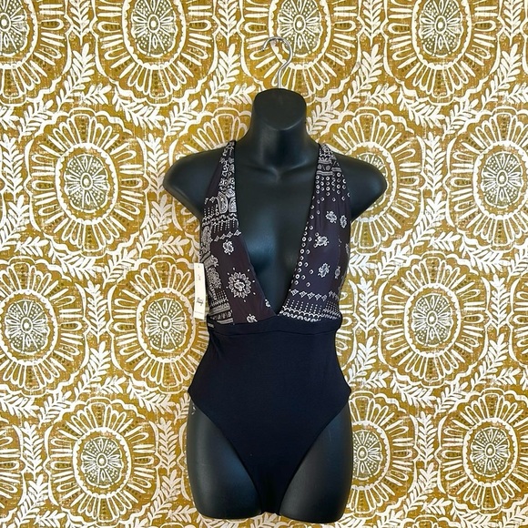 NWT Maaji Black Bandana Rainbow Plunge Neck Reversible One-Piece Swimsuit Sz M - Picture 2 of 9